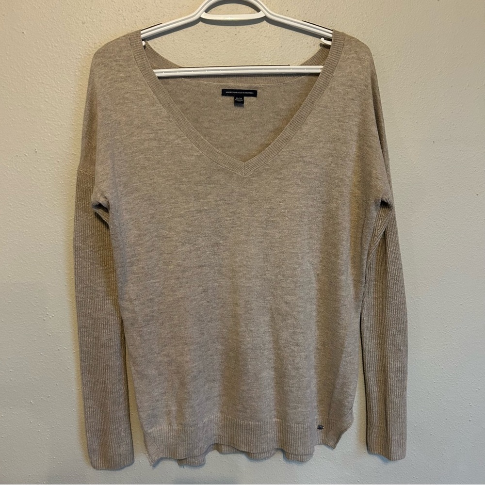 Women’s American Eagle Taupe V-Neck Sweater